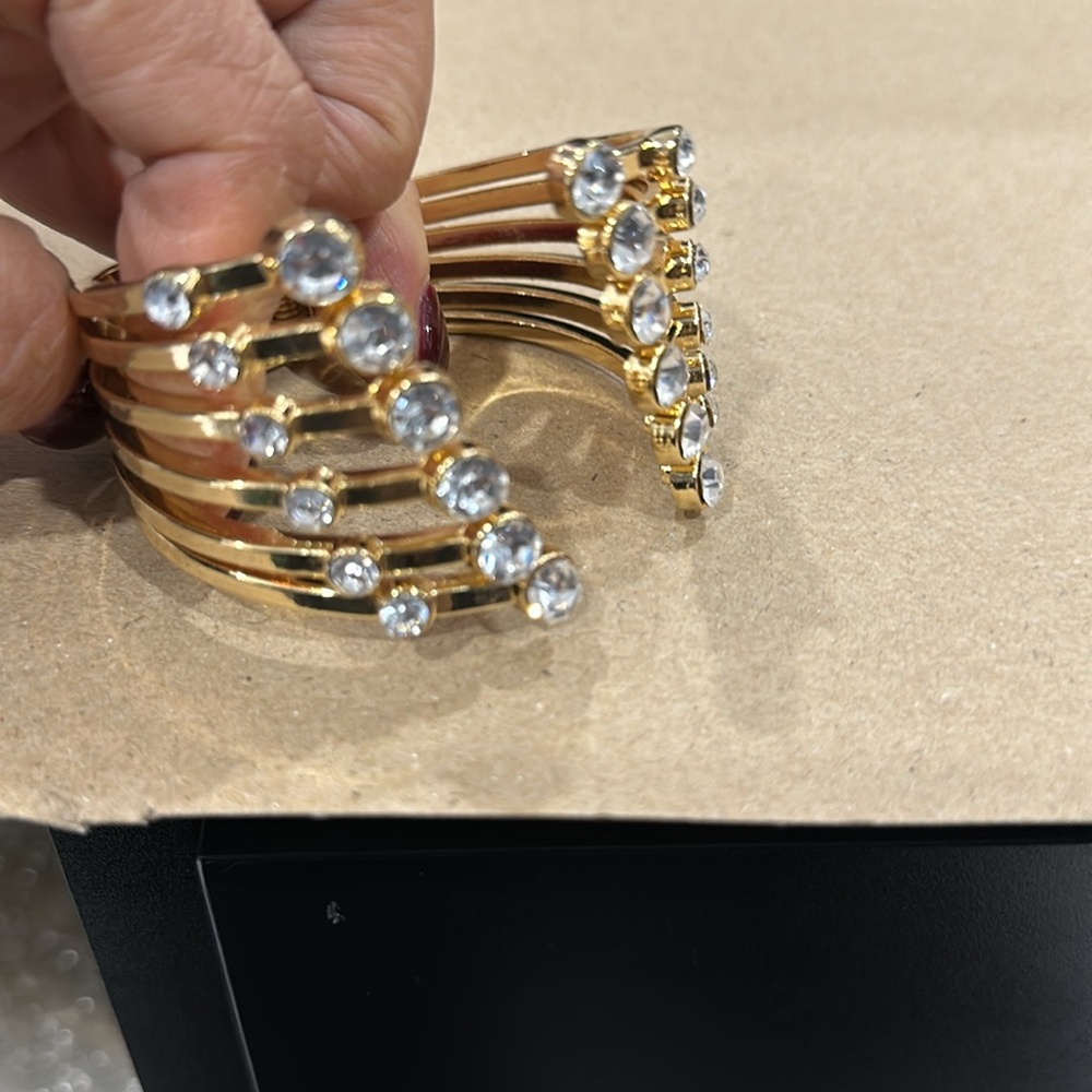 Cuff bracelet - Picture 3 of 5